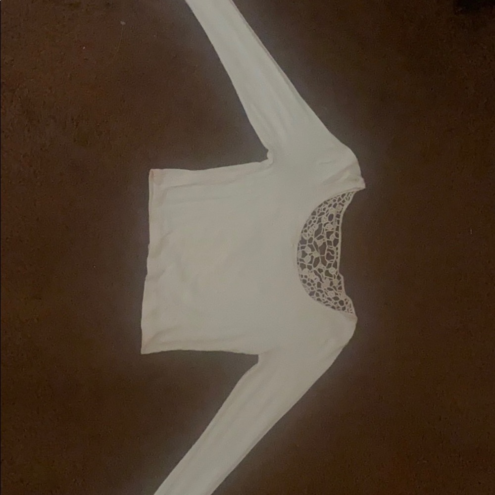 Crop top size small in cream